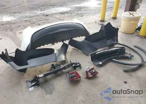 2021 Tesla Model Y Long Range Dual Motor All-Wheel Drive z USA, uszkodzony, nr VIN 5YJYGDEE0MF261369